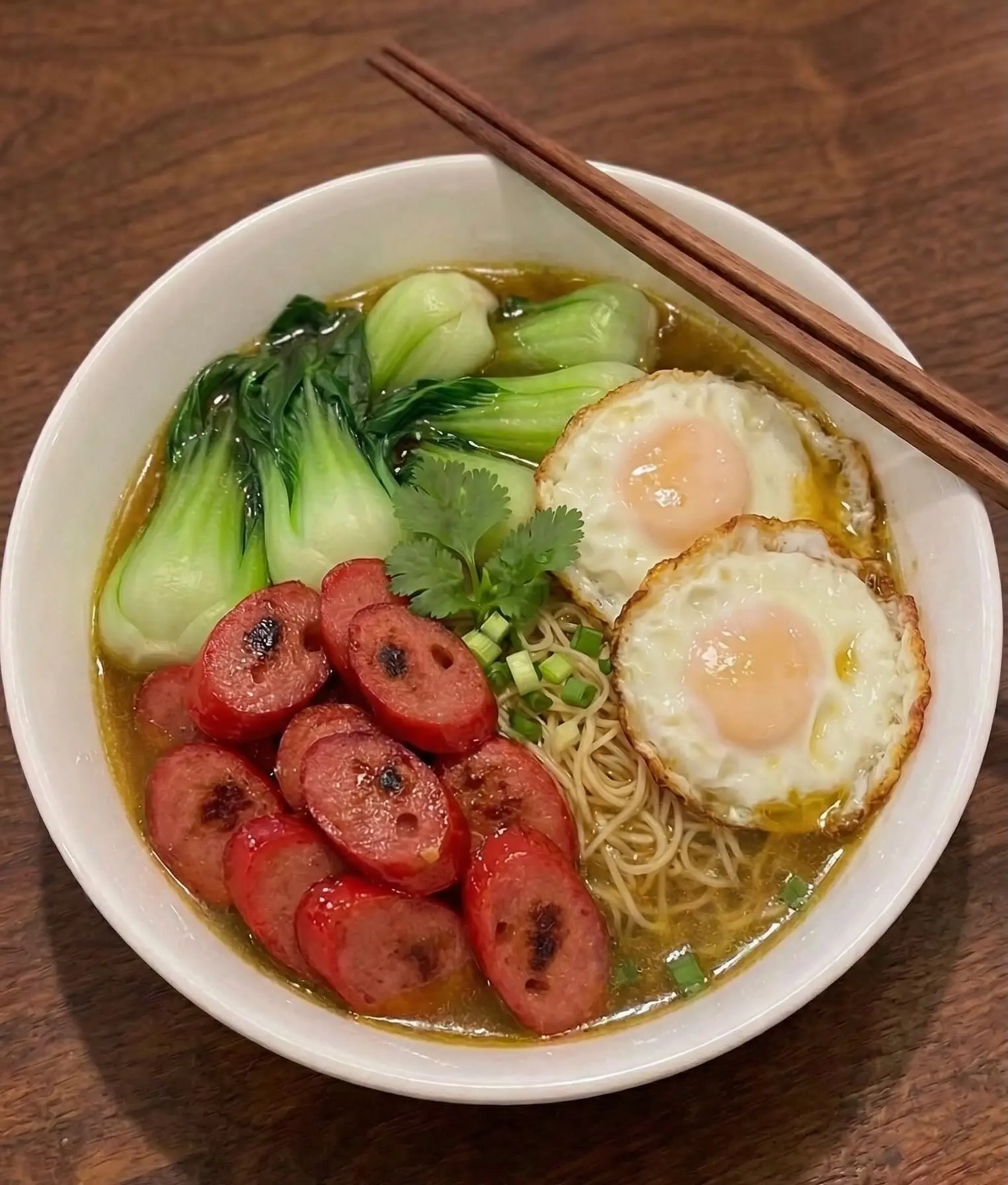 Red Sausage & Egg Noodle / Soupe de nouilles saucisse rouge et œuf