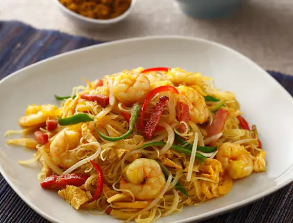 Singaporean Style Stir Fried Vermicelli / Vermicelles de riz sautés façon Singapour